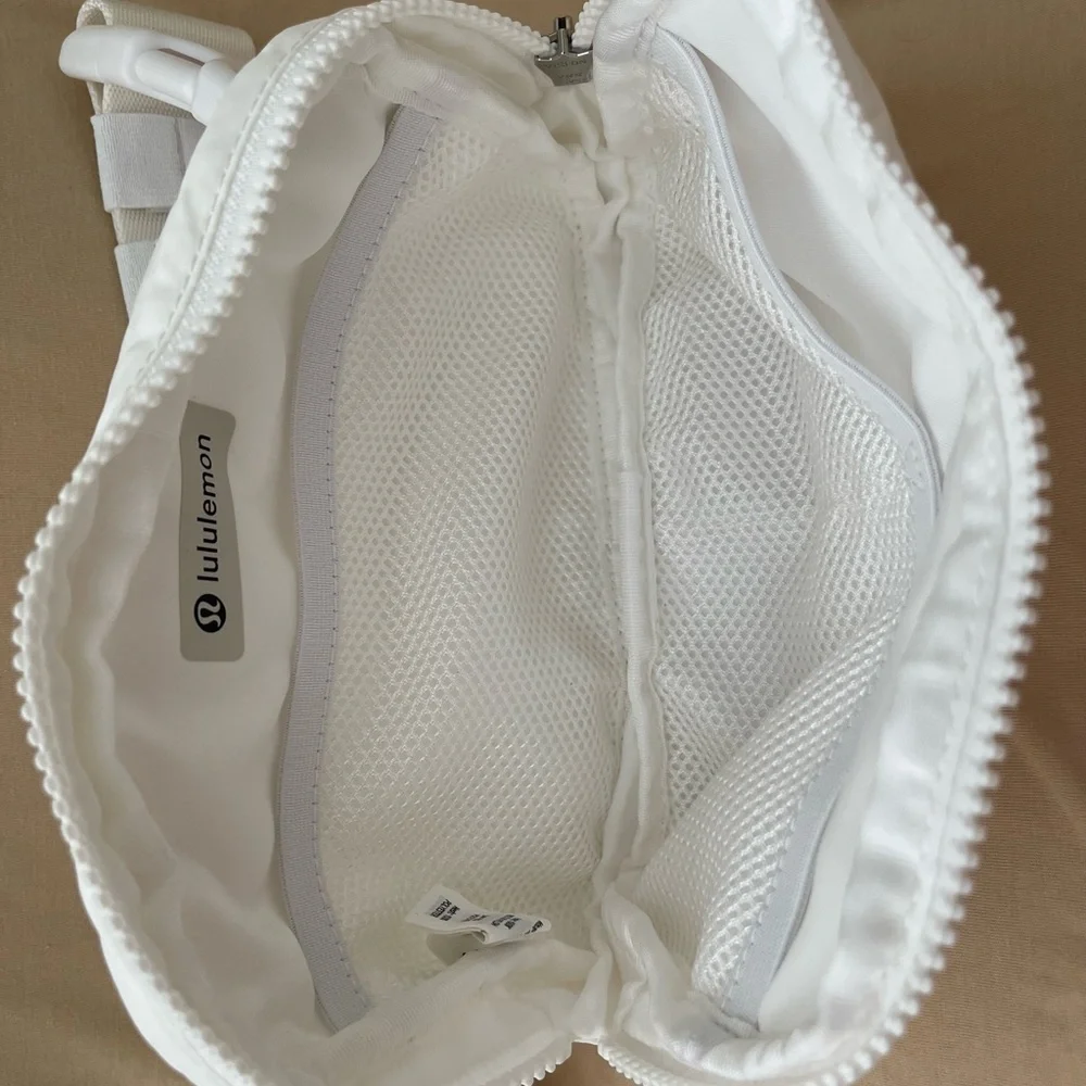 Lululemon Belt Bag - Picture 9 of 10